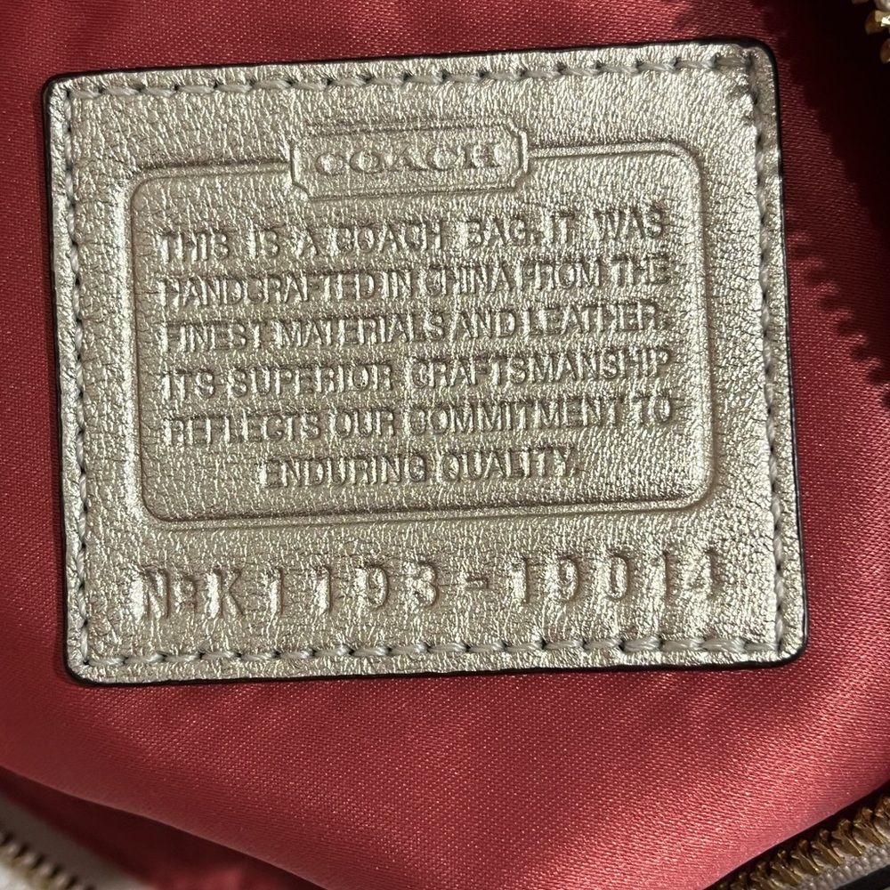 COACH Poppy Metallic Leather Whipstitch Hippie 19014 NWT + Wristlet RARE! - Picture 13 of 13